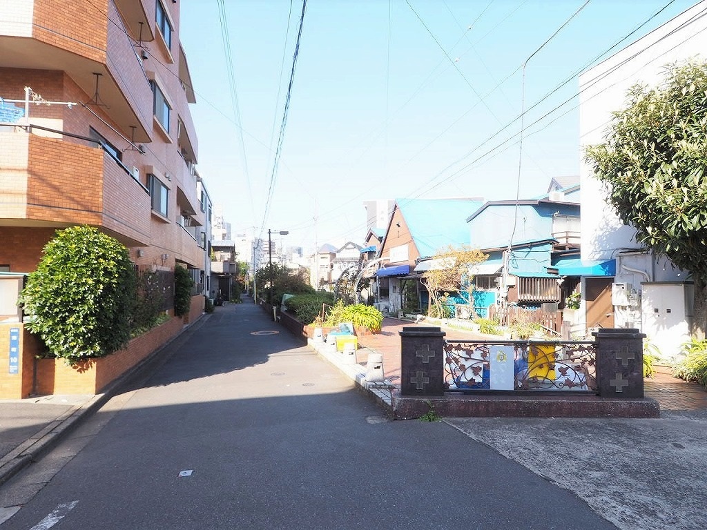 ライオンズマンション池袋要町　前面道路