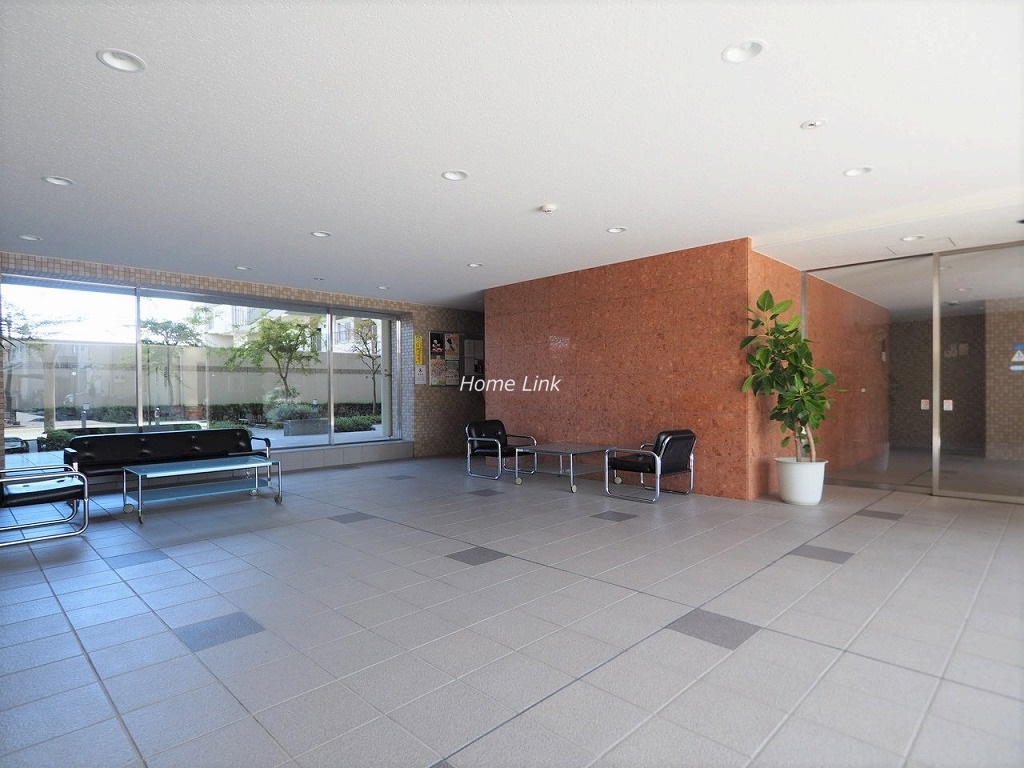 リビオ浦和上木崎グランセーヌ　エントランスロビー