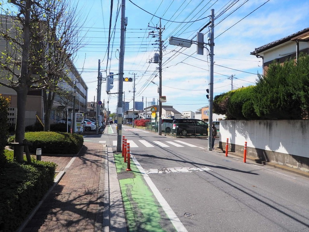 リビオ浦和上木崎グランセーヌ　前面道路歩道