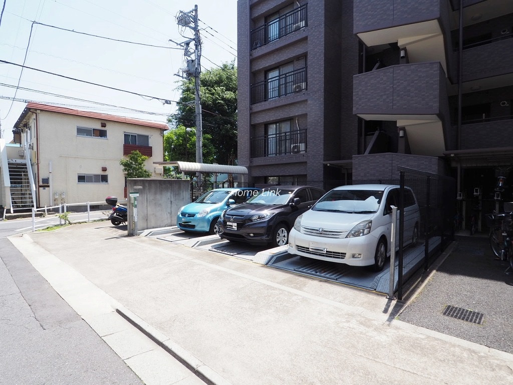 レーベンハイム常盤台エルステージⅡ　駐車場