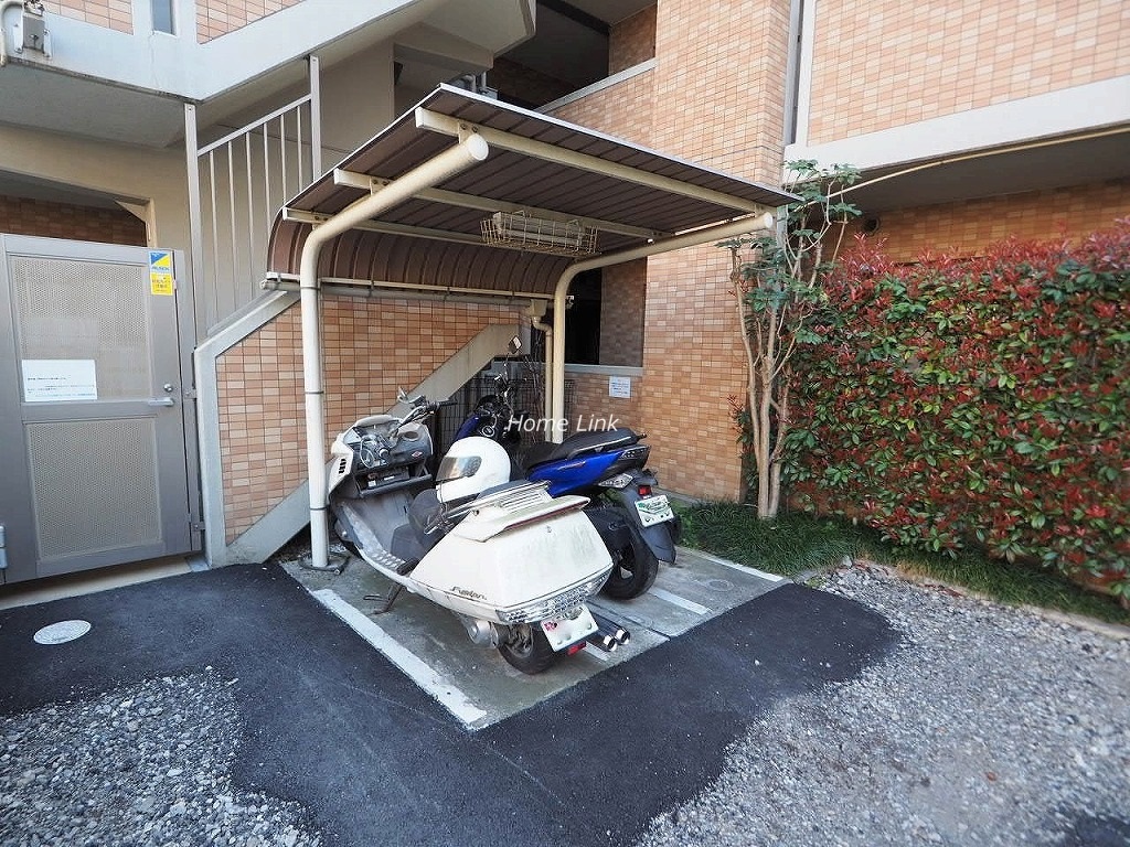 レーベンハイム志村プレノルガール バイク置場