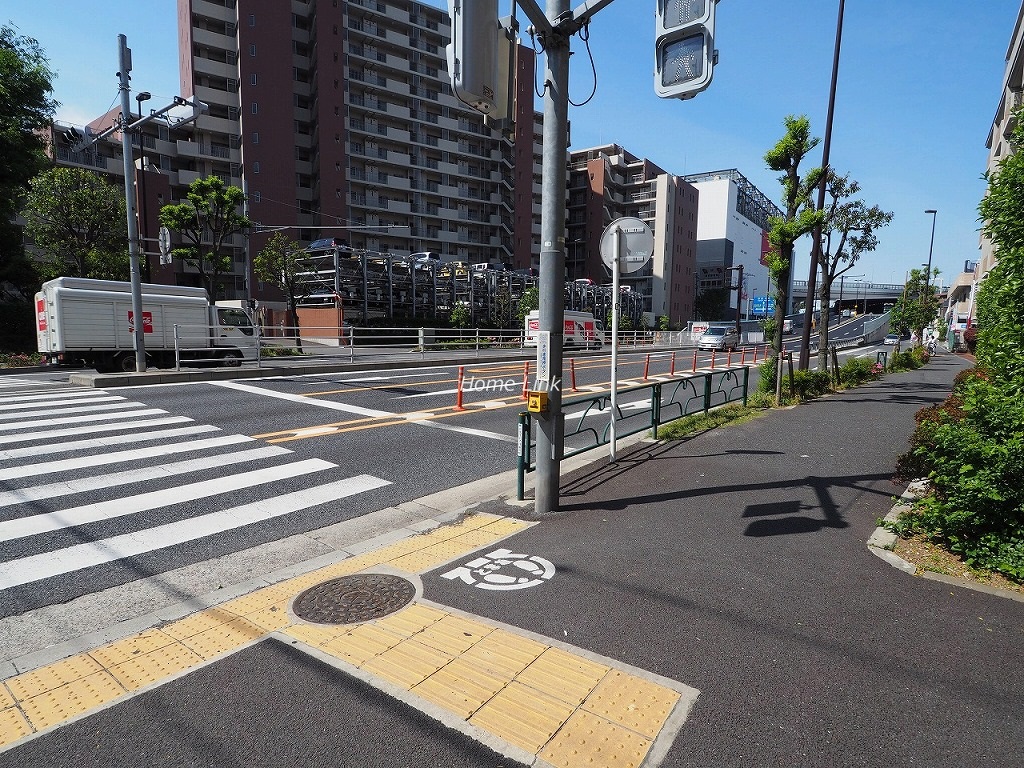 レーベンハイム志村プレノルガール 前面道路歩道