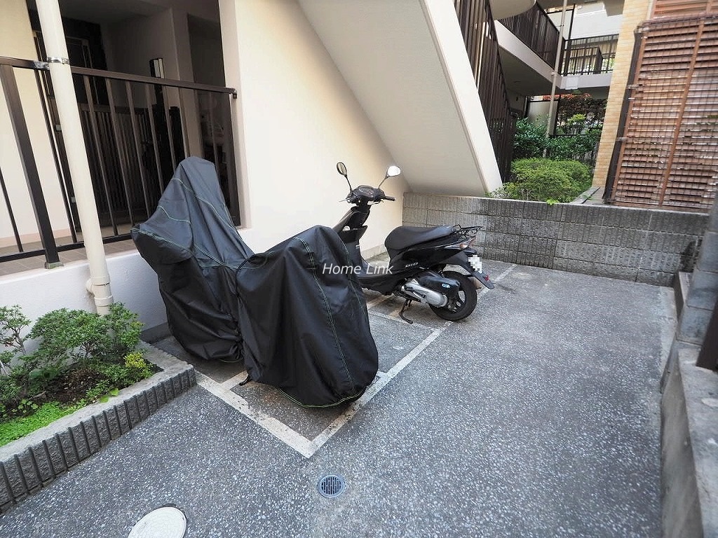 グランシティ志村坂上 バイク置き場