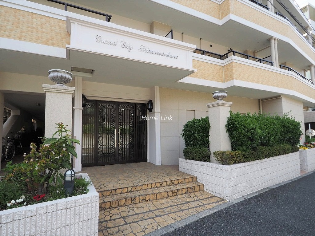 グランシティ志村坂上 エントランス前