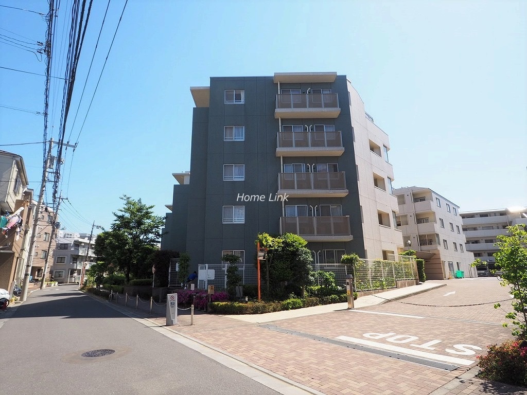 パークスクエア成増 駐車場出入口