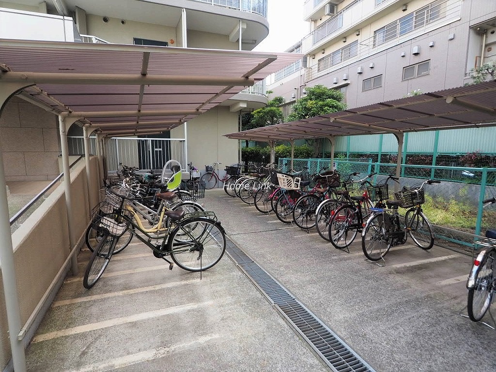 志村サンハイツ　駐輪場