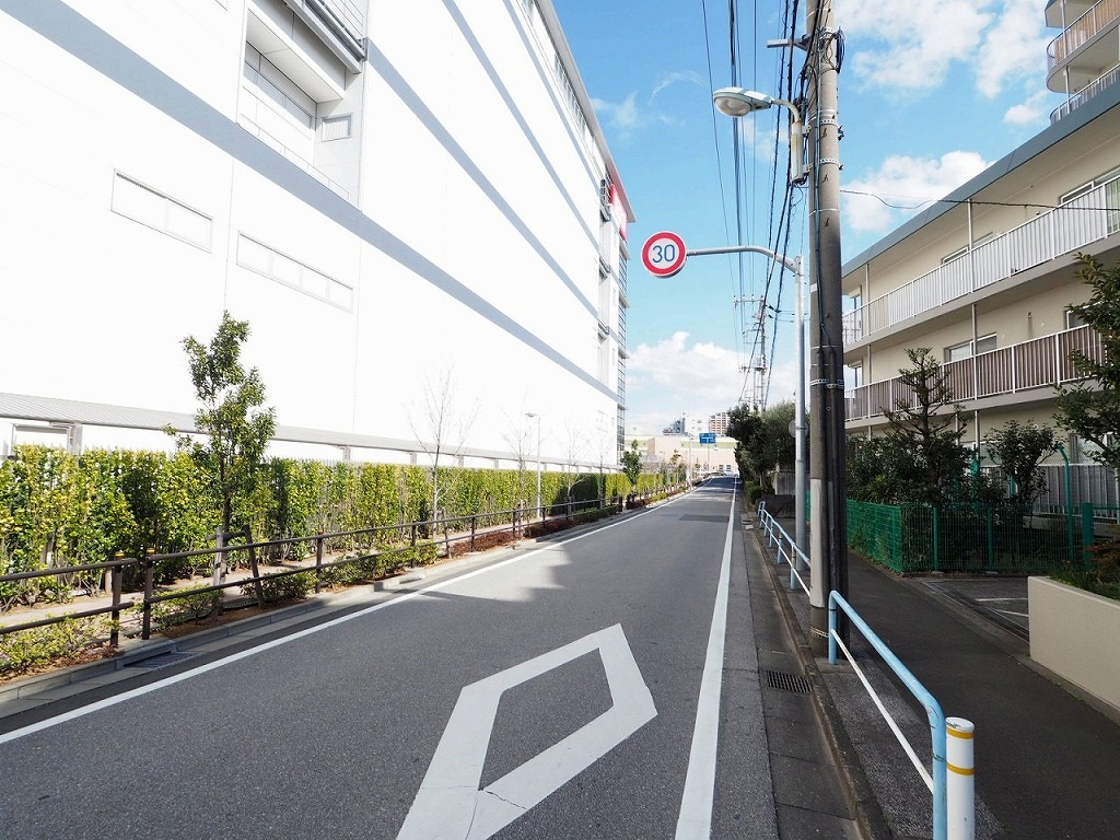志村サンハイツ　前面道路