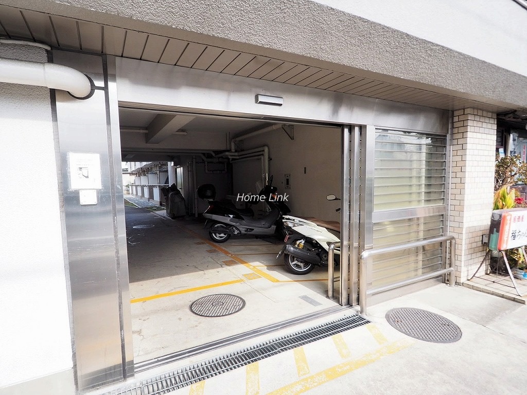 志村三丁目フラワーホーム　駐輪場出入口
