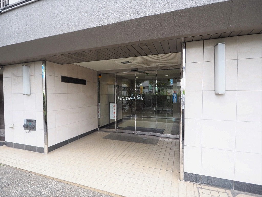 志村三丁目フラワーホーム　エントランス前