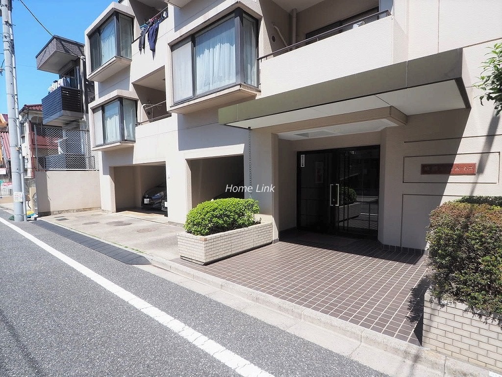 成増パーク・ホームズ　エントランス前