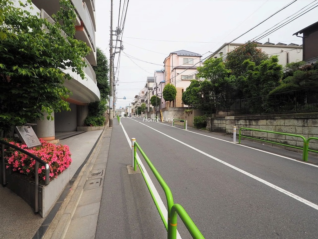 セーヌヴァン・シッス 前面道路