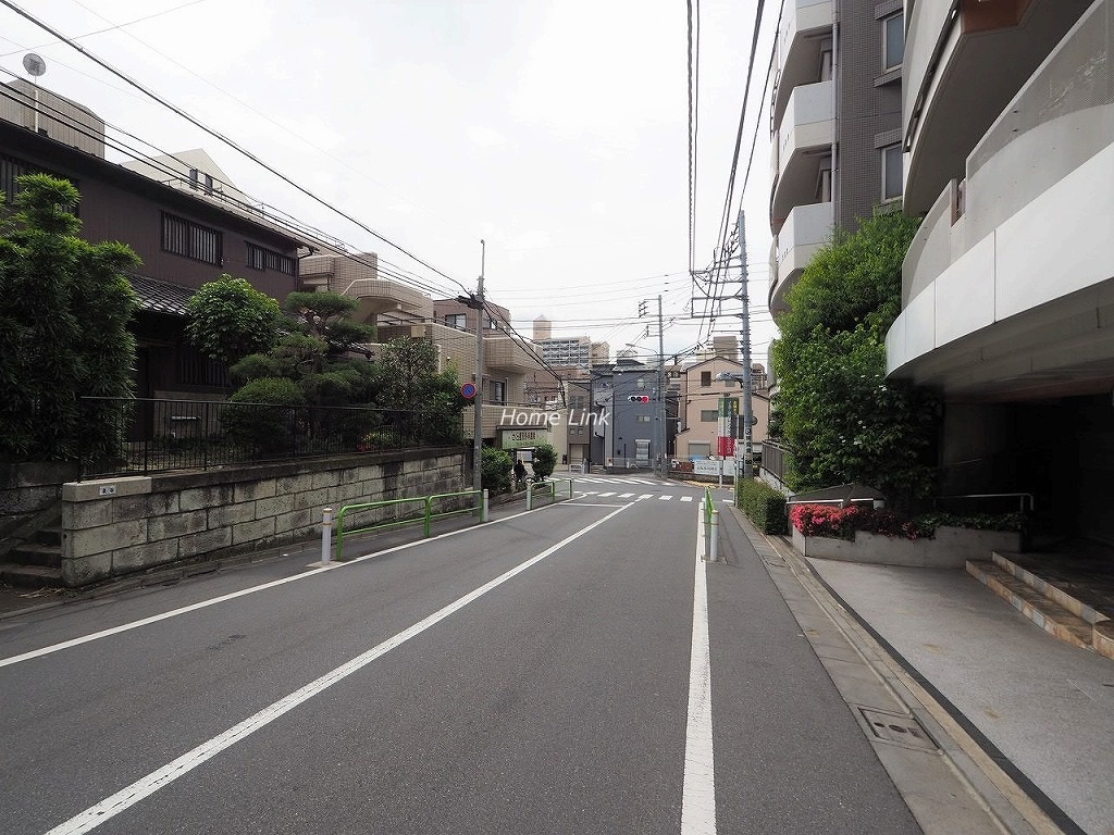 セーヌヴァン・シッス 前面道路