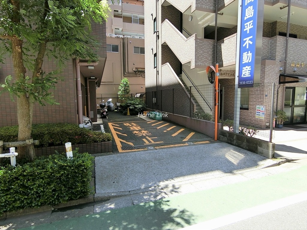 ソレイユ高島平Ⅰ　駐車場出入口