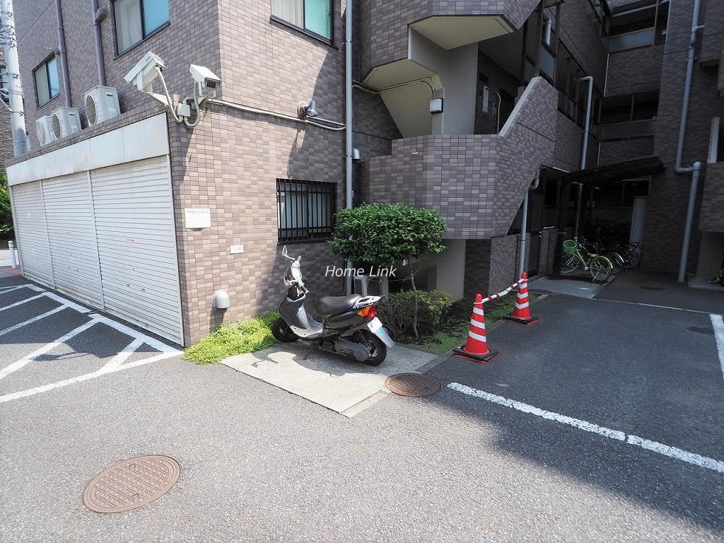 プレジャーガーデン上板橋 バイク置場