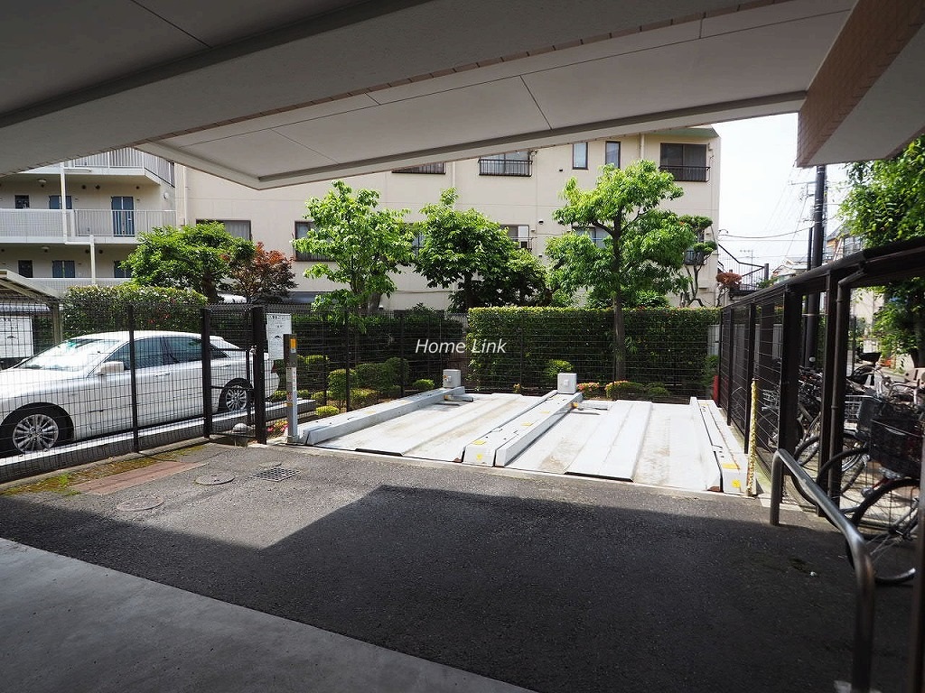 ルピナス赤塚ツインズガーデン弐番館 駐車場