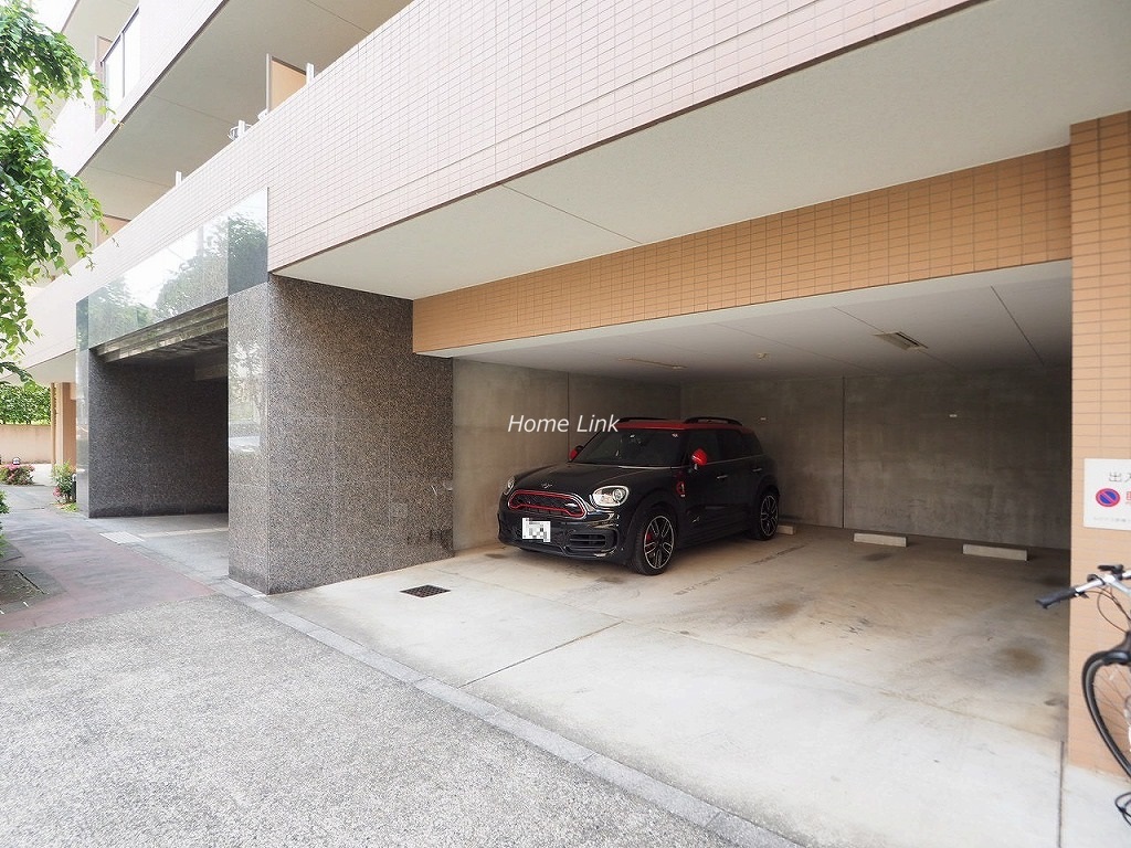 ルピナス赤塚ツインズガーデン弐番館 駐車場