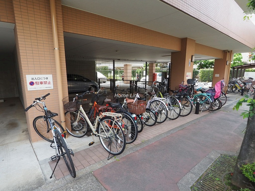 ルピナス赤塚ツインズガーデン弐番館 駐輪場