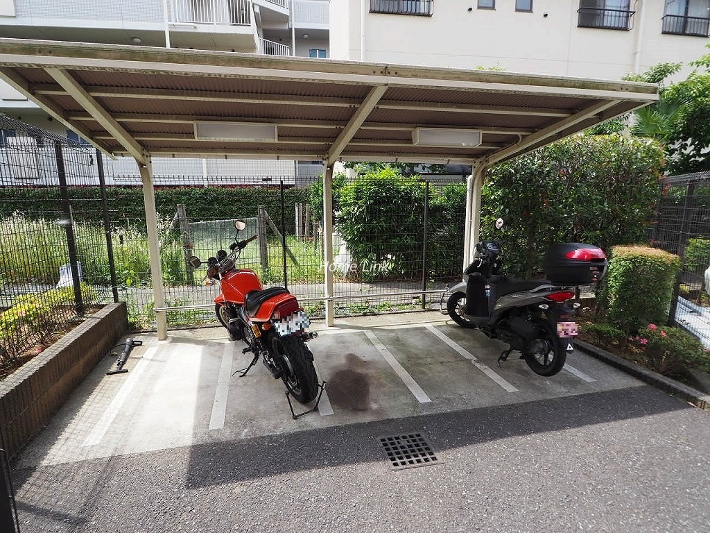 ルピナス赤塚ツインズガーデン弐番館 バイク置き場