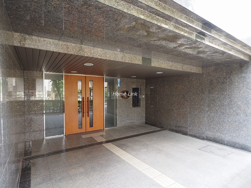 ルピナス赤塚ツインズガーデン弐番館 エントランス前