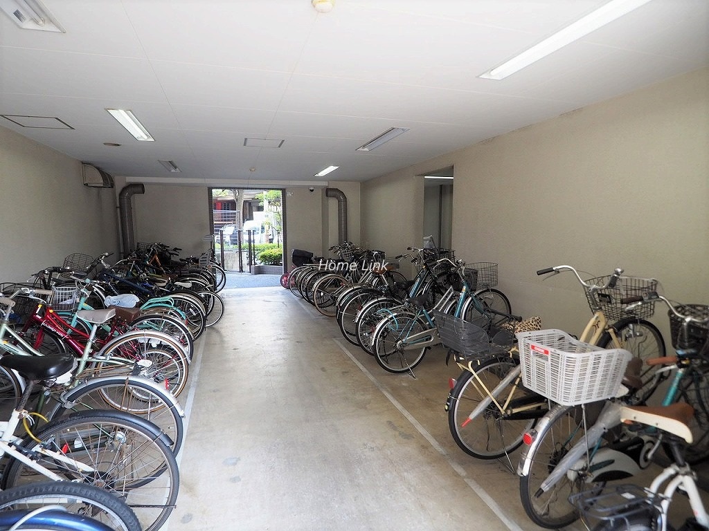 大山ダイカンプラザ A棟 駐輪場