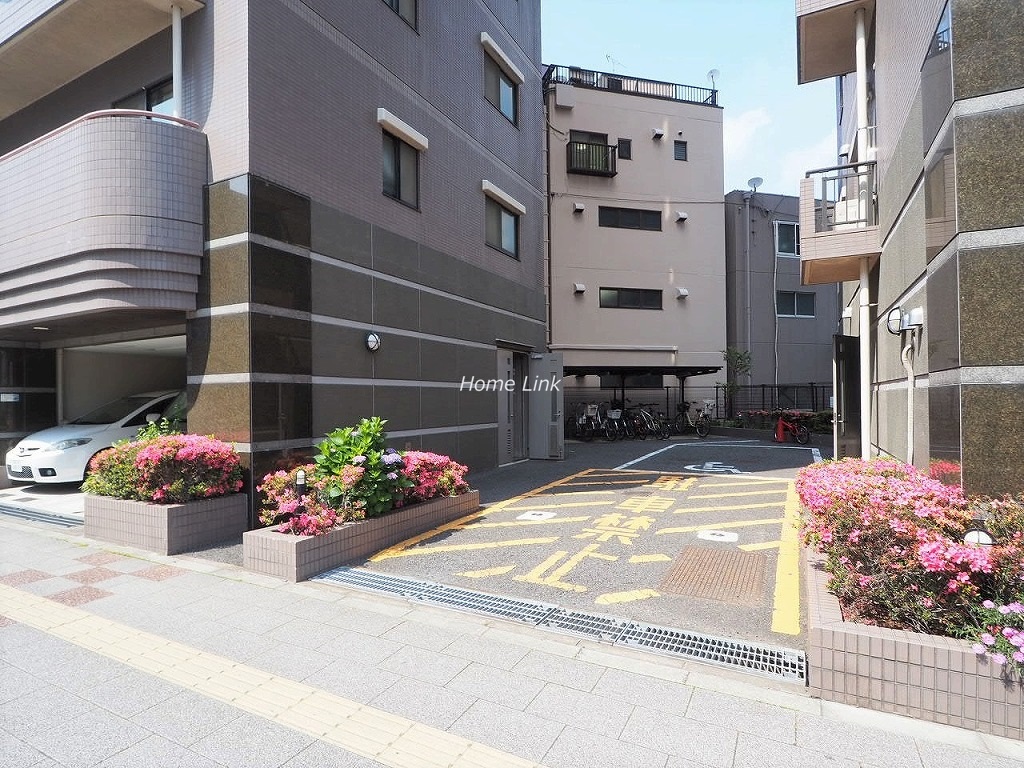 大山ダイカンプラザB棟　駐輪場出入口