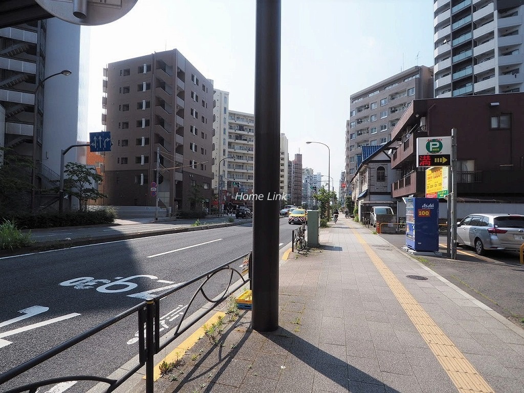 大山ダイカンプラザB棟　前面道路歩道