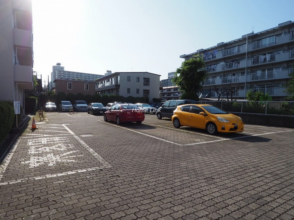 蓮根スカイマンション　駐車場