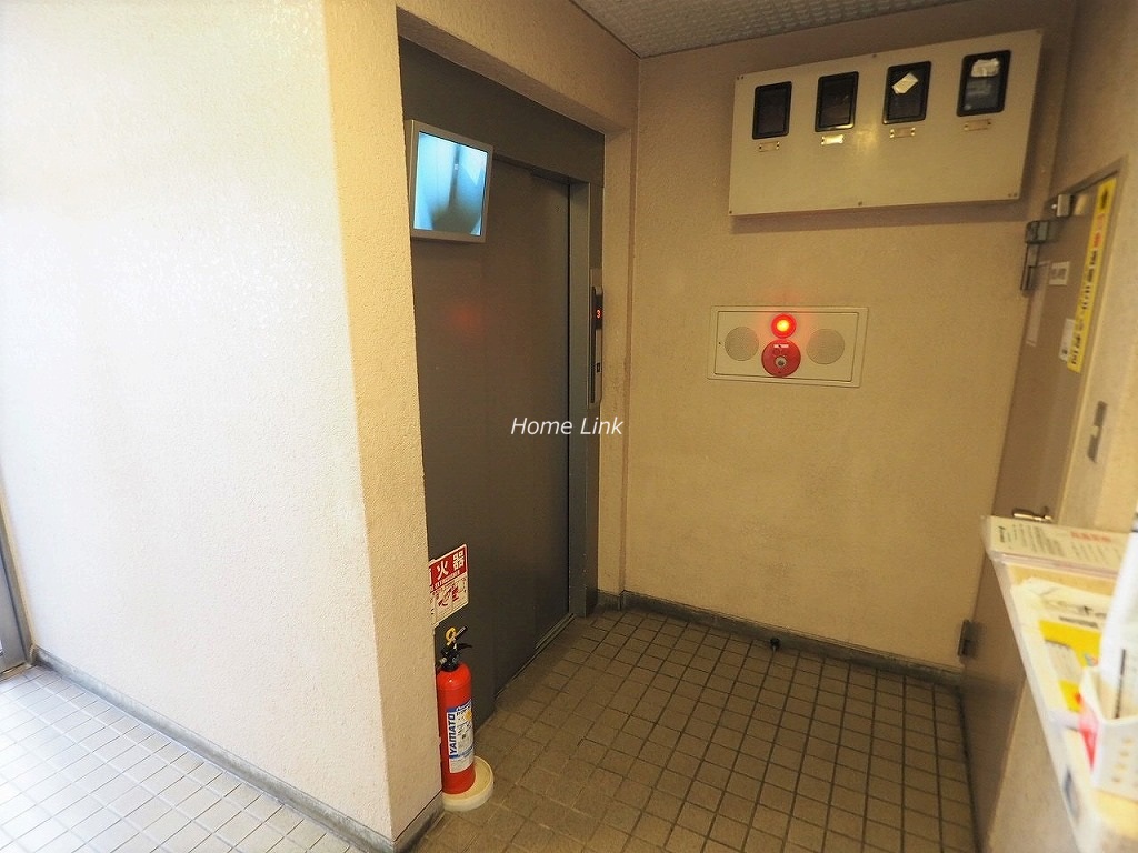 カーサ北池袋　エレベーターホール