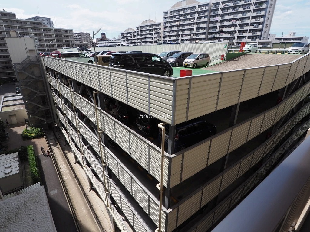グランシンフォニアEAST棟　敷地内駐車場