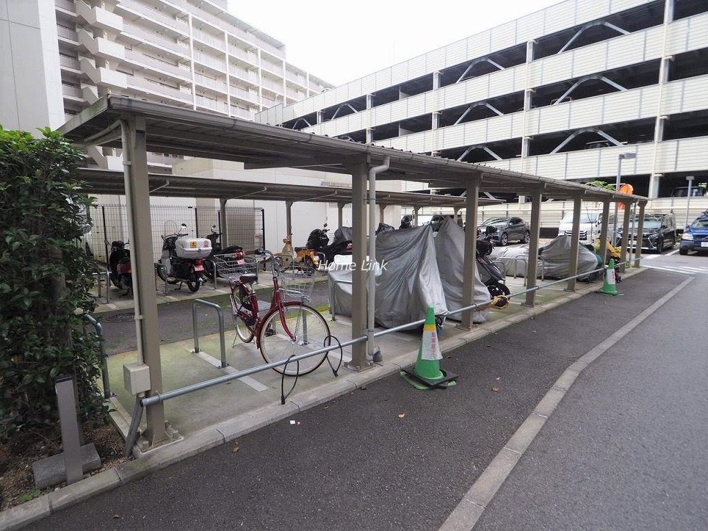 グランシンフォニアEAST棟　バイク置場