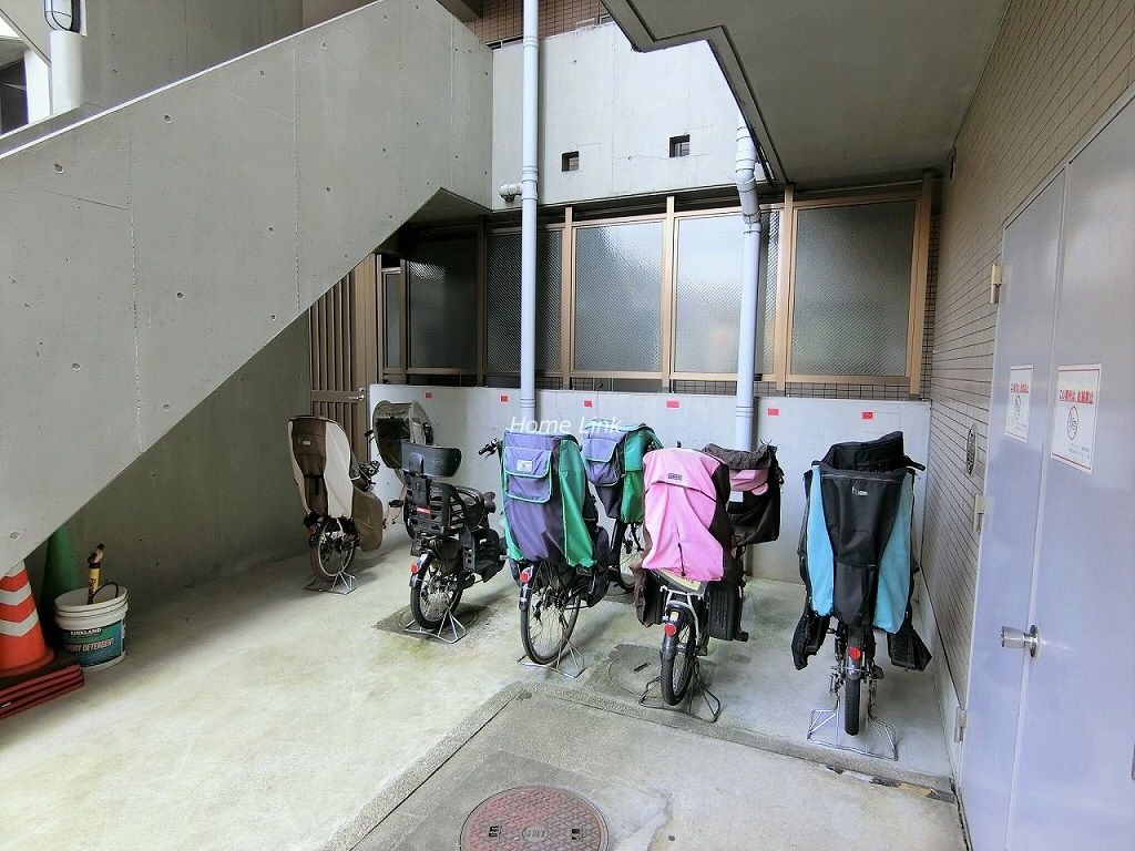 グランヴェルジェ蓮根 駐輪場