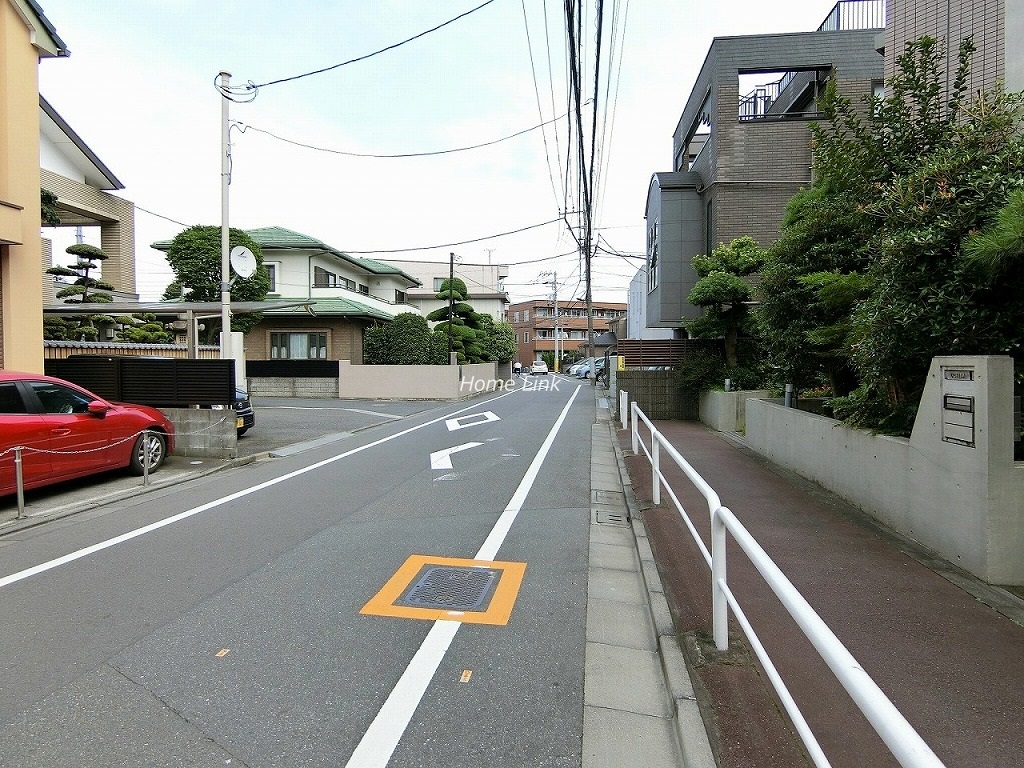 グランヴェルジェ蓮根 前面道路
