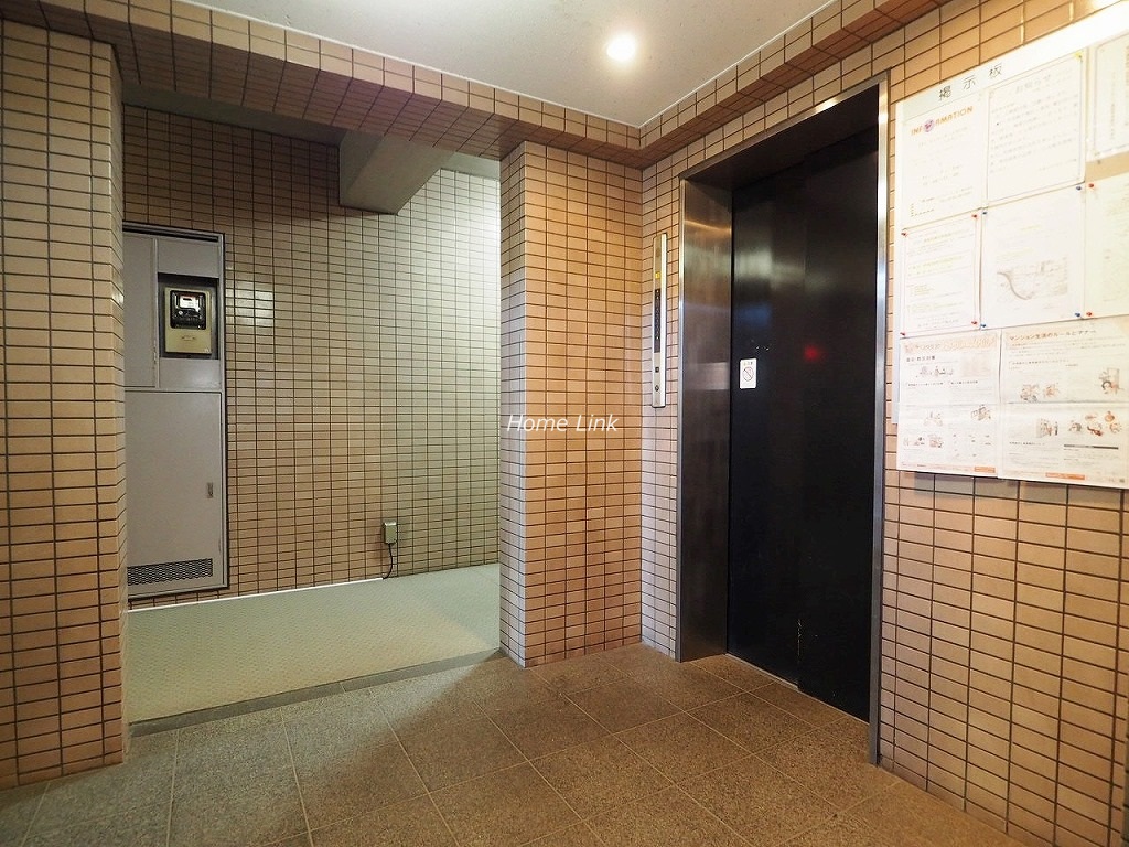 グランヴェルジェ蓮根 エレベーターホール