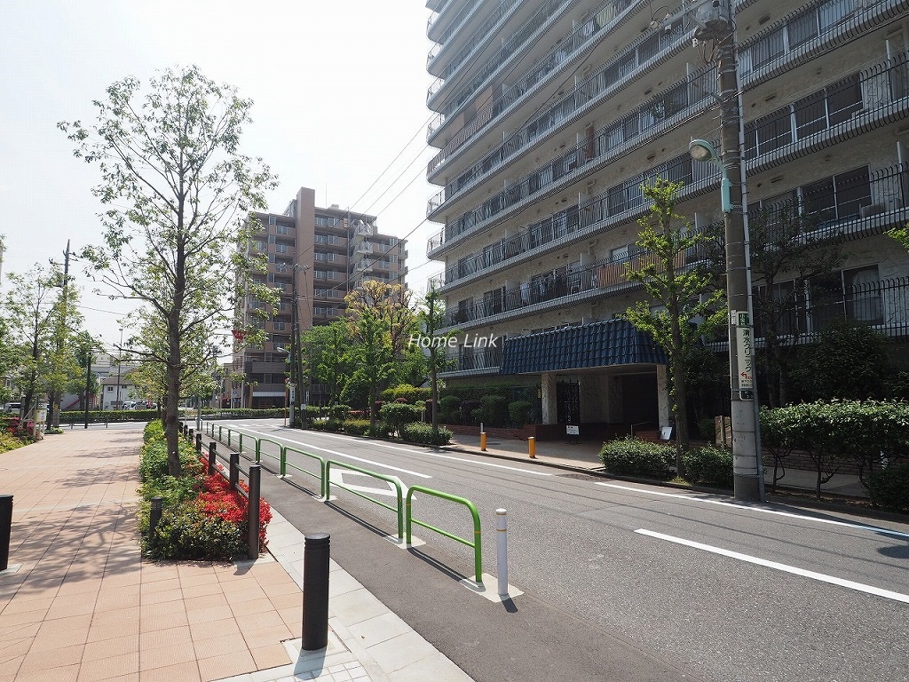 シティテラス板橋蓮根　前面道路歩道