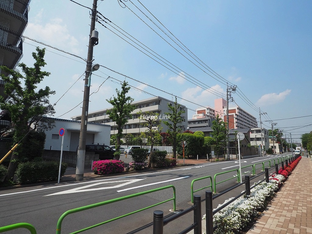 シティテラス板橋蓮根　前面道路歩道