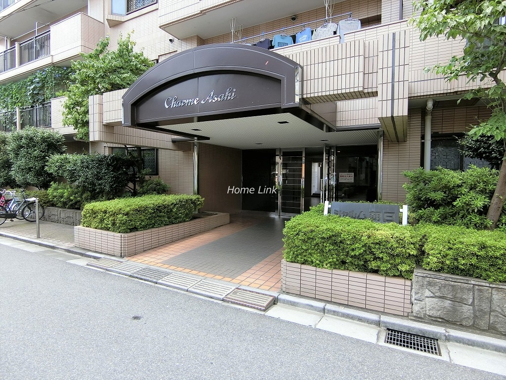 シャルム朝日　エントランス前