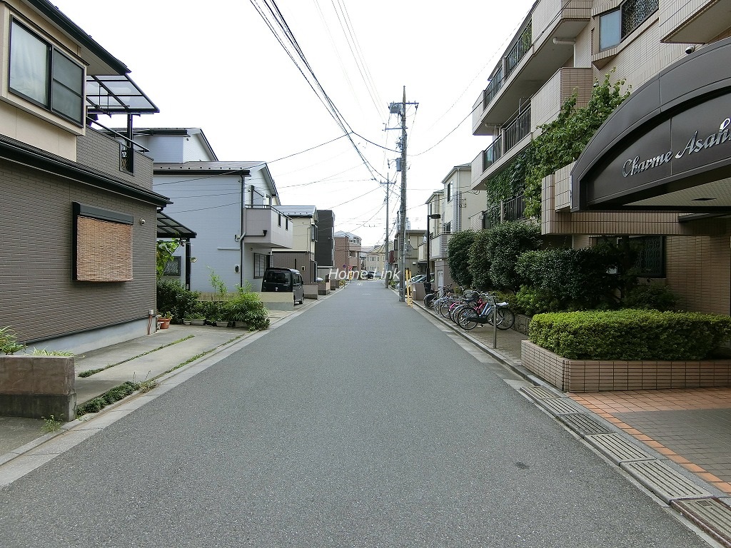 シャルム朝日　前面道路