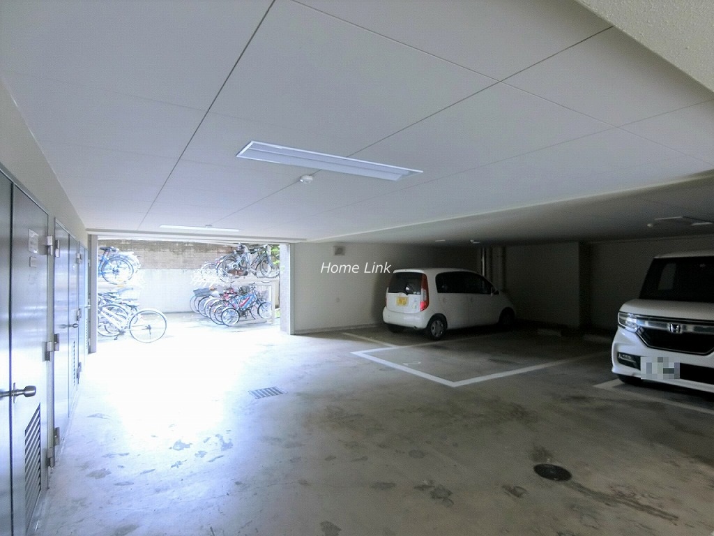 ゼファー大山ファムエール 駐車場