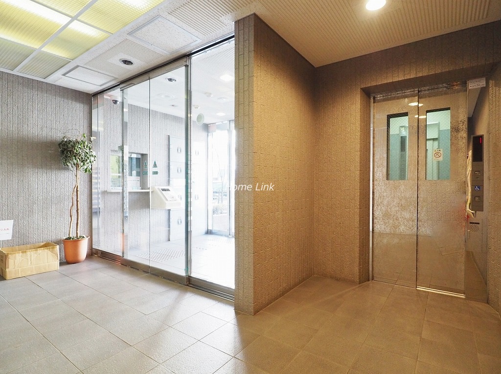 ゼファー大山ファムエール エレベーターホール