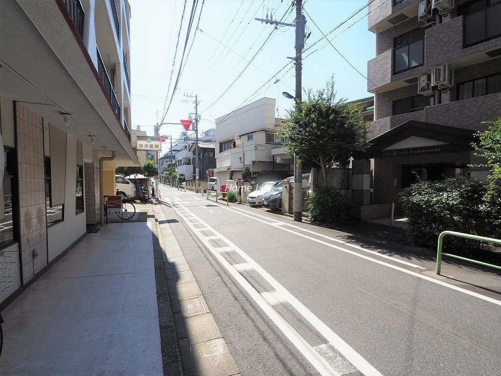 メゾンゴールド　前面道路