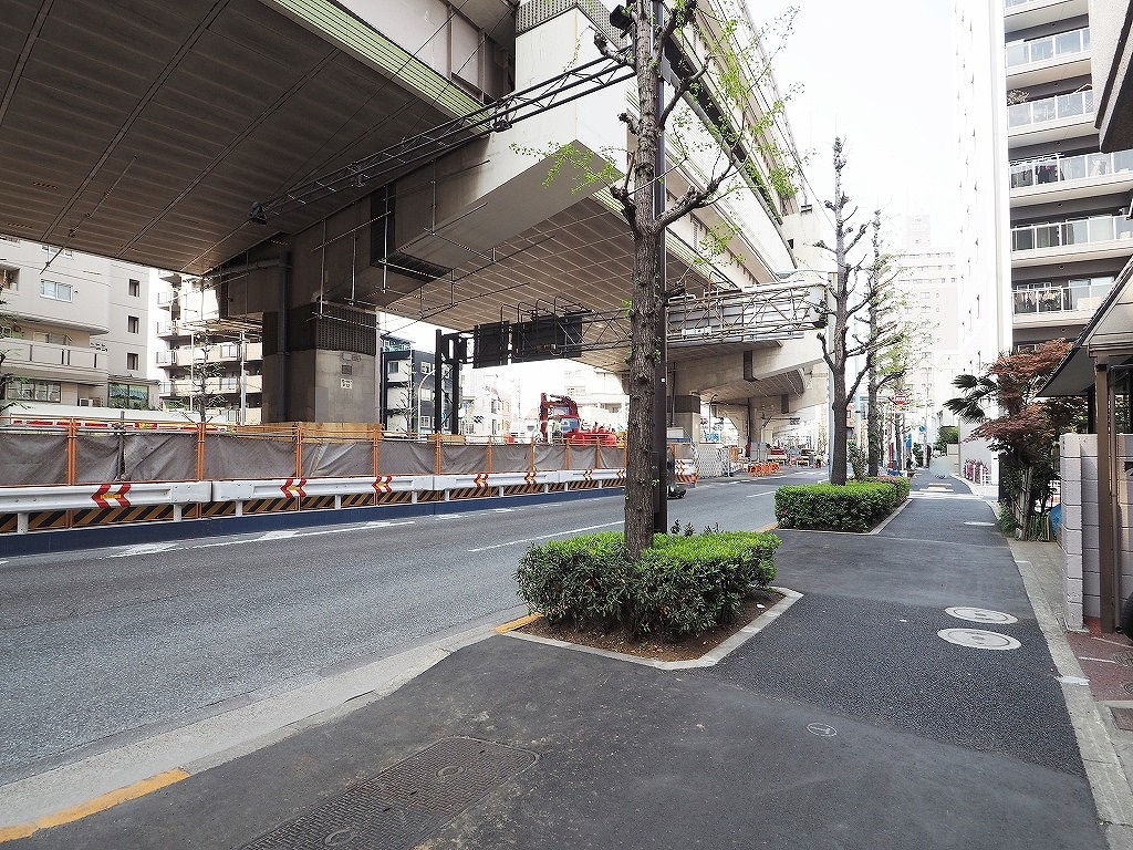 ライオンズマンション北池袋 前面道路歩道