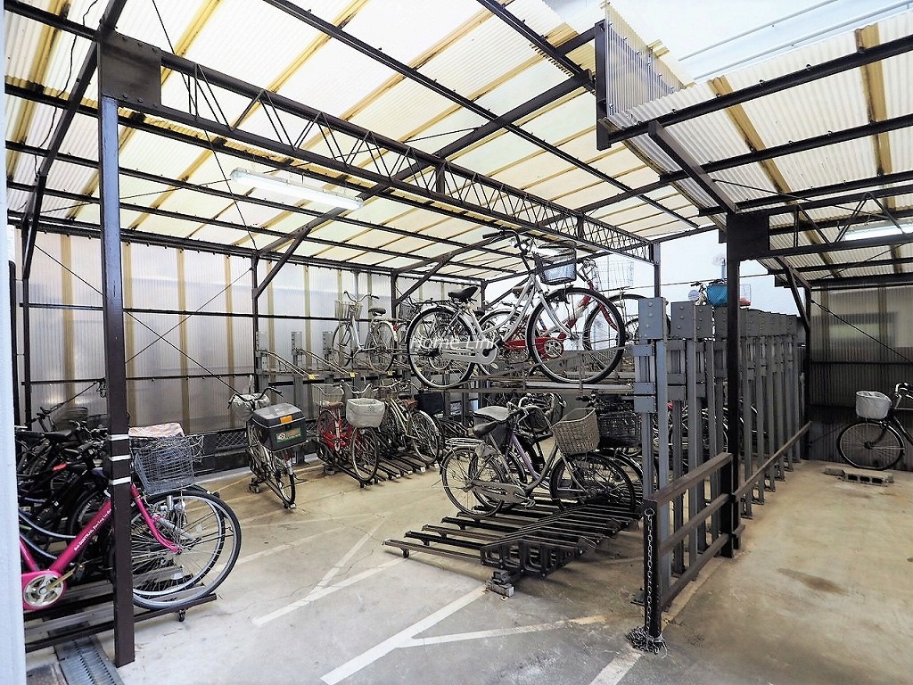 朝日板橋マンション 駐輪場