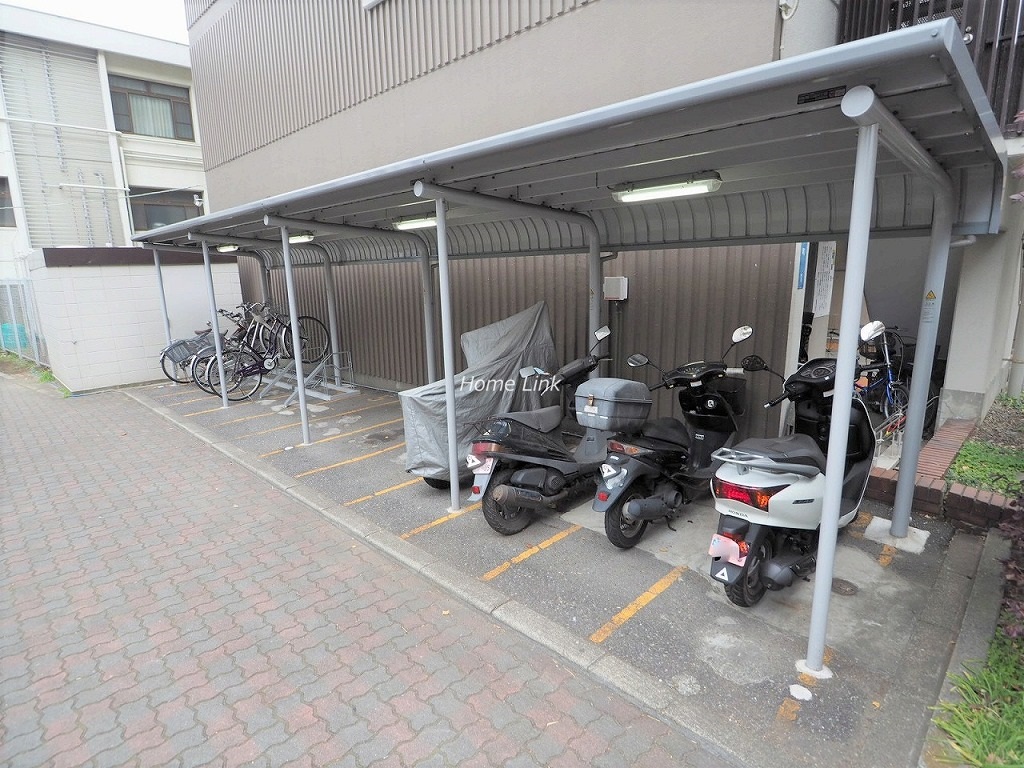朝日板橋マンション バイク置場
