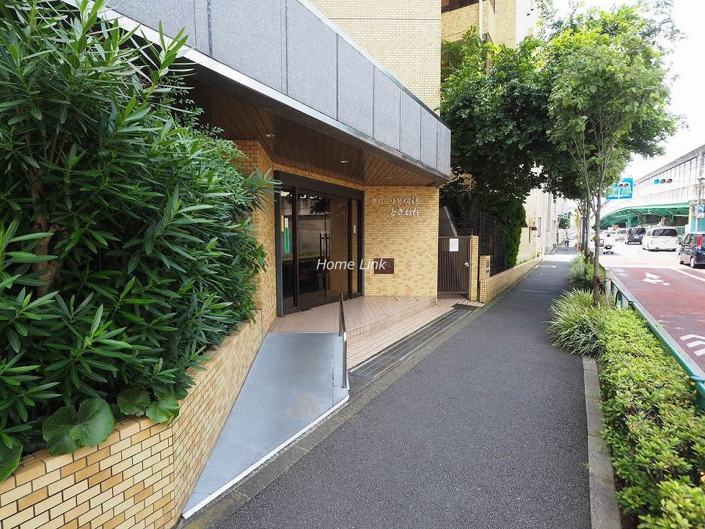 グローリア初穂ときわ台　エントランス前