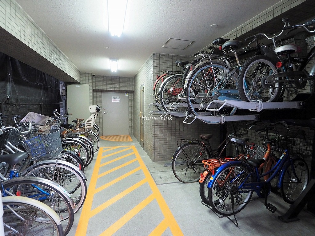 コスモ高島平　駐輪場