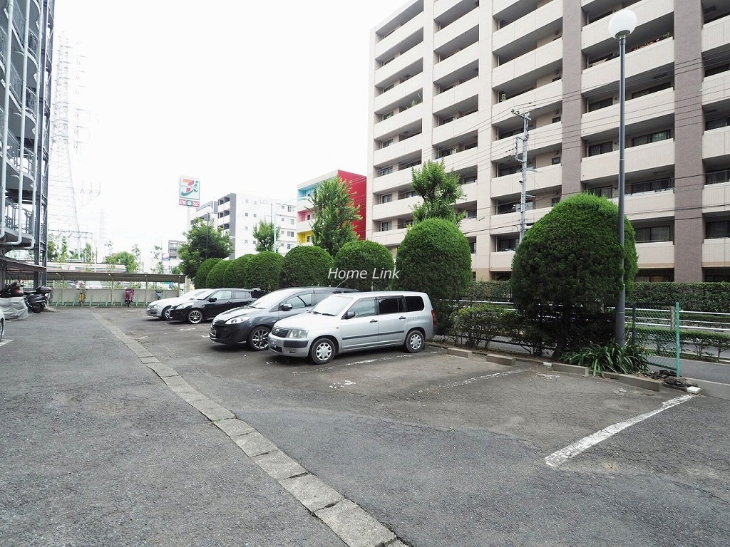 ハイラーク高島平 駐車場