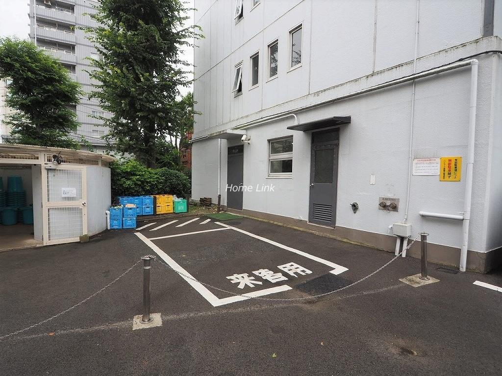 ハイラーク高島平 来客用駐車場