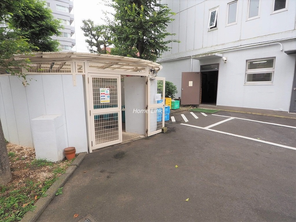 ハイラーク高島平 ゴミ置き場