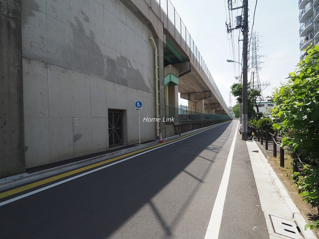 ハイラーク高島平 前面道路