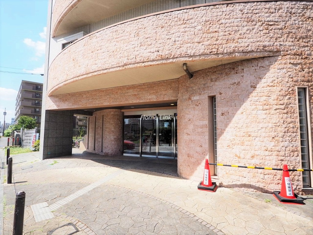 レーベンハイム川口シルフィア エントランス前